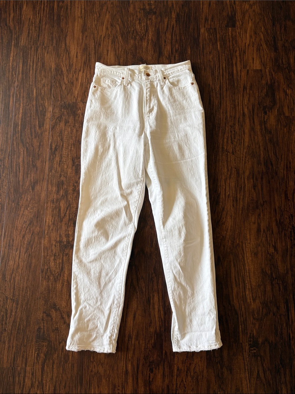 Universal Thread High-Rise Straight Leg Jeans